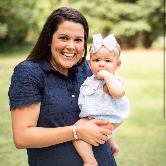 Meet your Posher, Laura - Picture 1 of 3